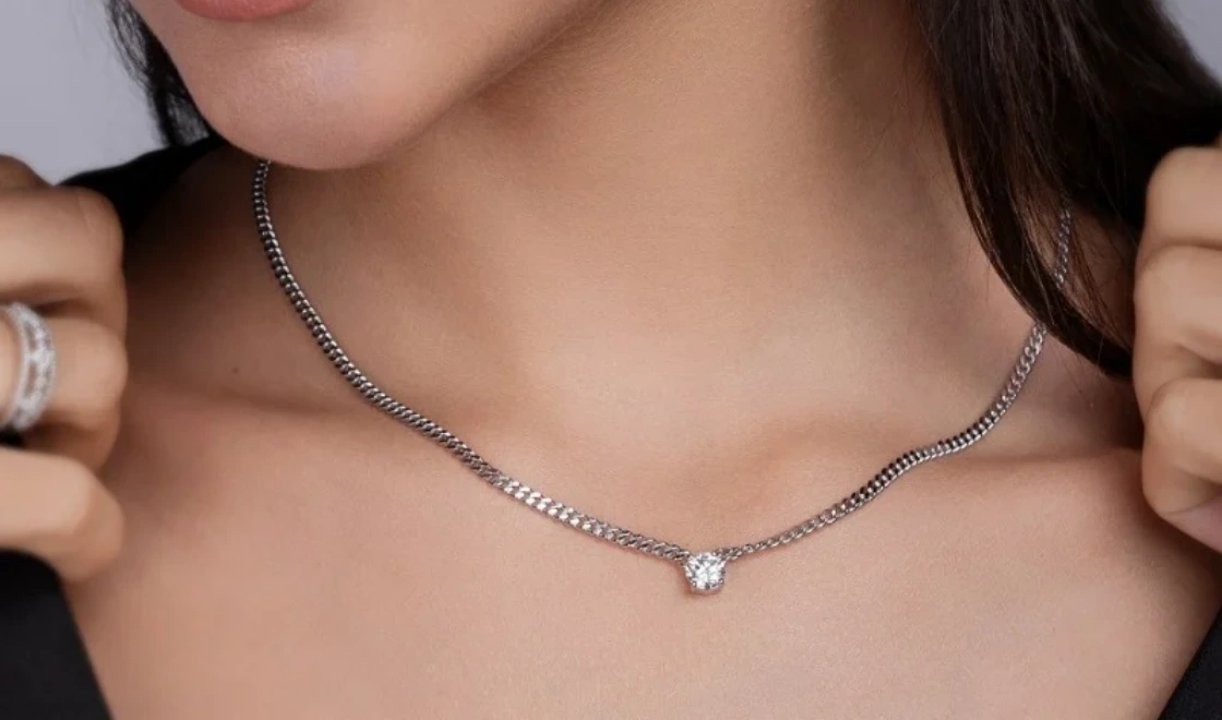 Platinum Plated Moissanite Cuban Link Necklace in 925 Sterling Silver – Women’s Fine Jewelry for Gifts, Parties, and Daily Wear